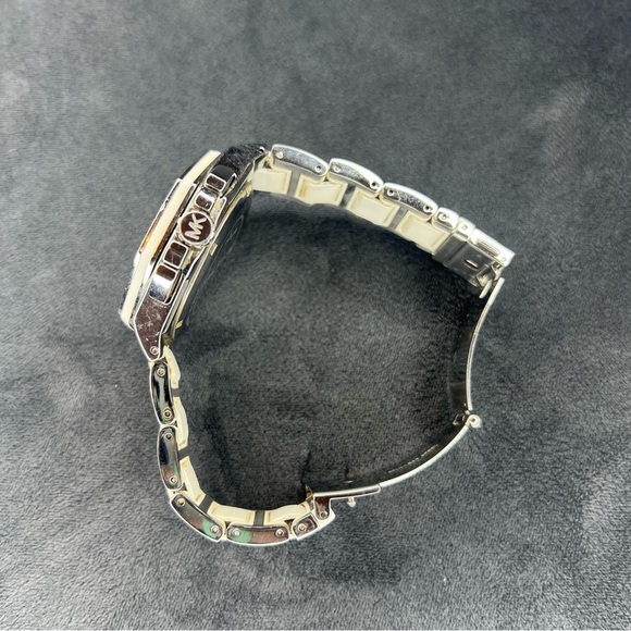Michael Kors - White & Silver Watch RARE - Picture 4 of 6